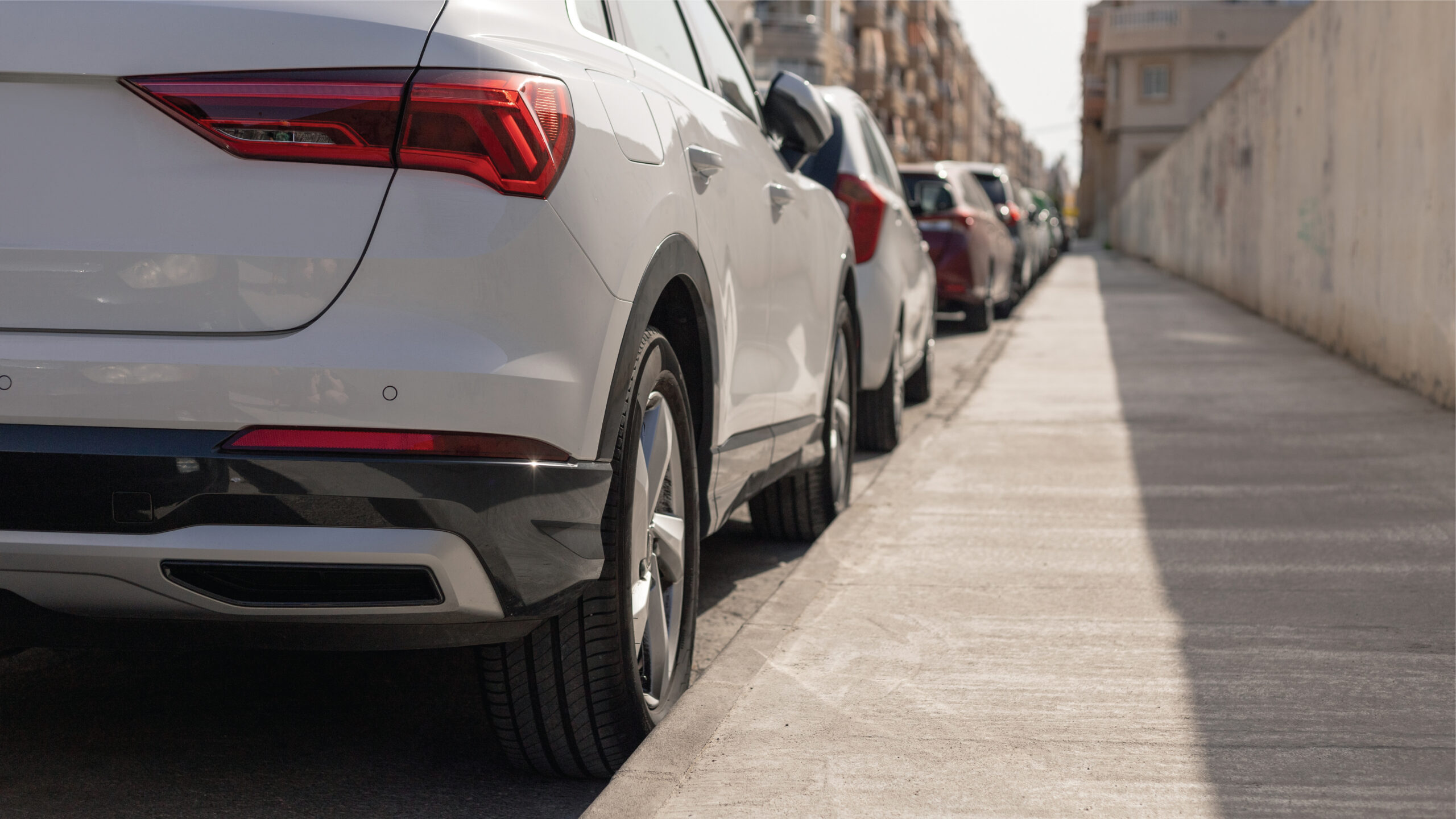 street parking etiquette parking regulations considerate parking Snag Parking app parking tips