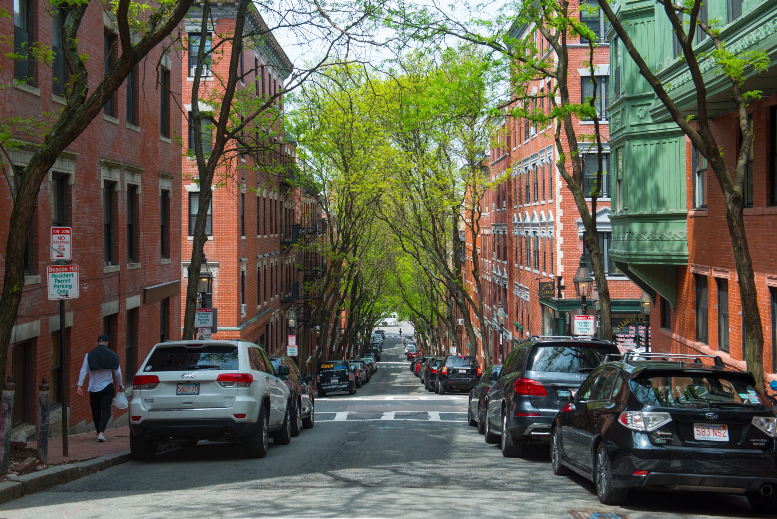 NYC parking finder helping drivers find legal street parking in NYC without circling